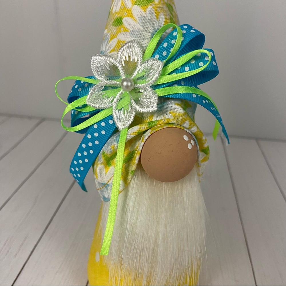 SOLD 🚫 Spring Summer Gnome Daisy Print Yellow Polka Dot Multicolor Bow - Picture 4 of 11